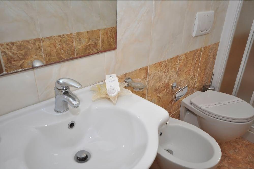 Hotel Adriatic&Beauty Rimini Exterior photo