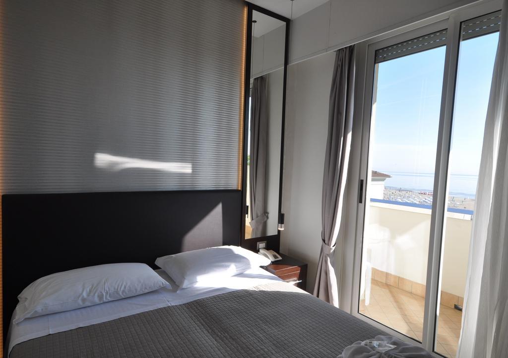 Hotel Adriatic&Beauty Rimini Exterior photo