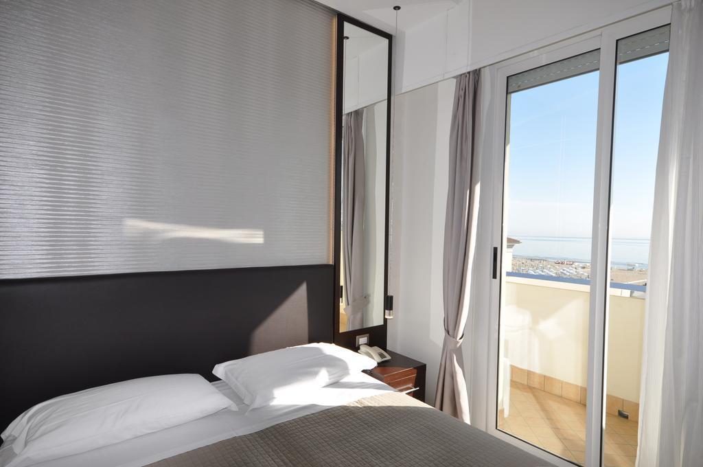 Hotel Adriatic&Beauty Rimini Exterior photo