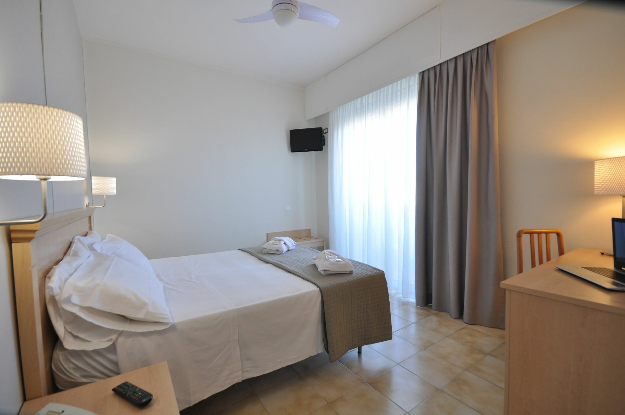 Hotel Adriatic&Beauty Rimini Exterior photo